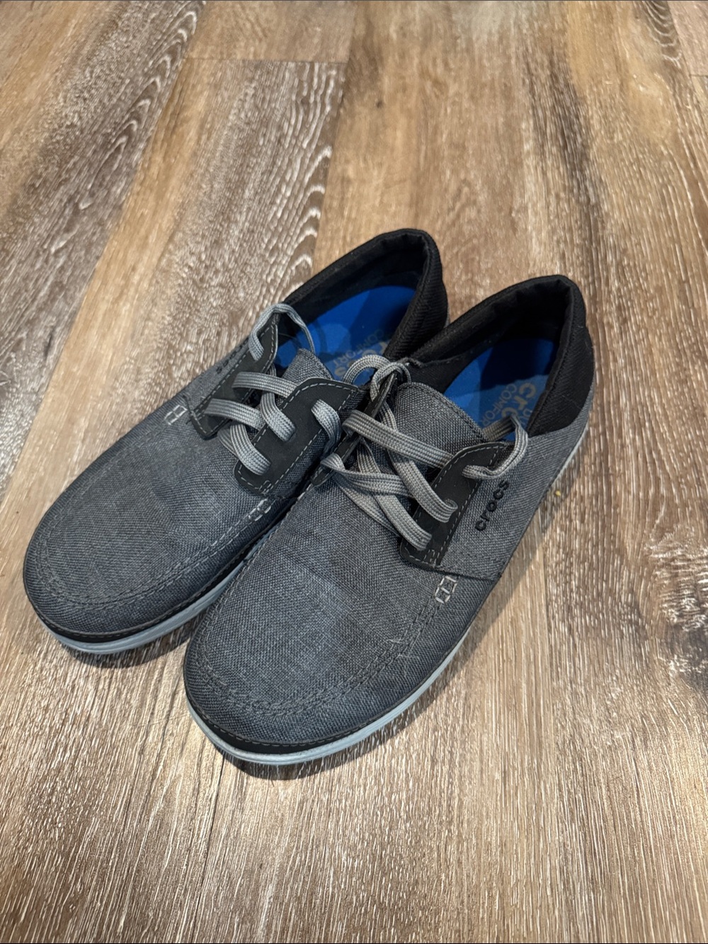 CROCS Men’s Gray Canvas Lace-Up Slip-On Loafers